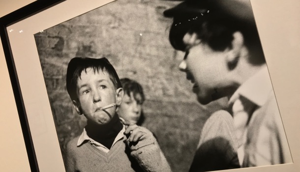 ragazzo che fuma a liverpool