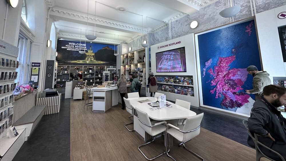 edinburgh tourist center