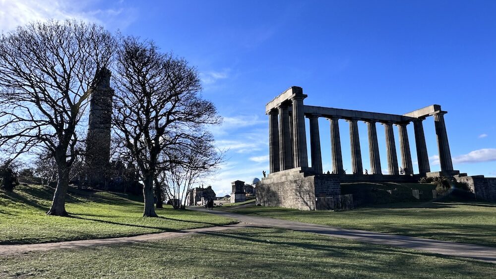 monumento ai caduti a calton hill